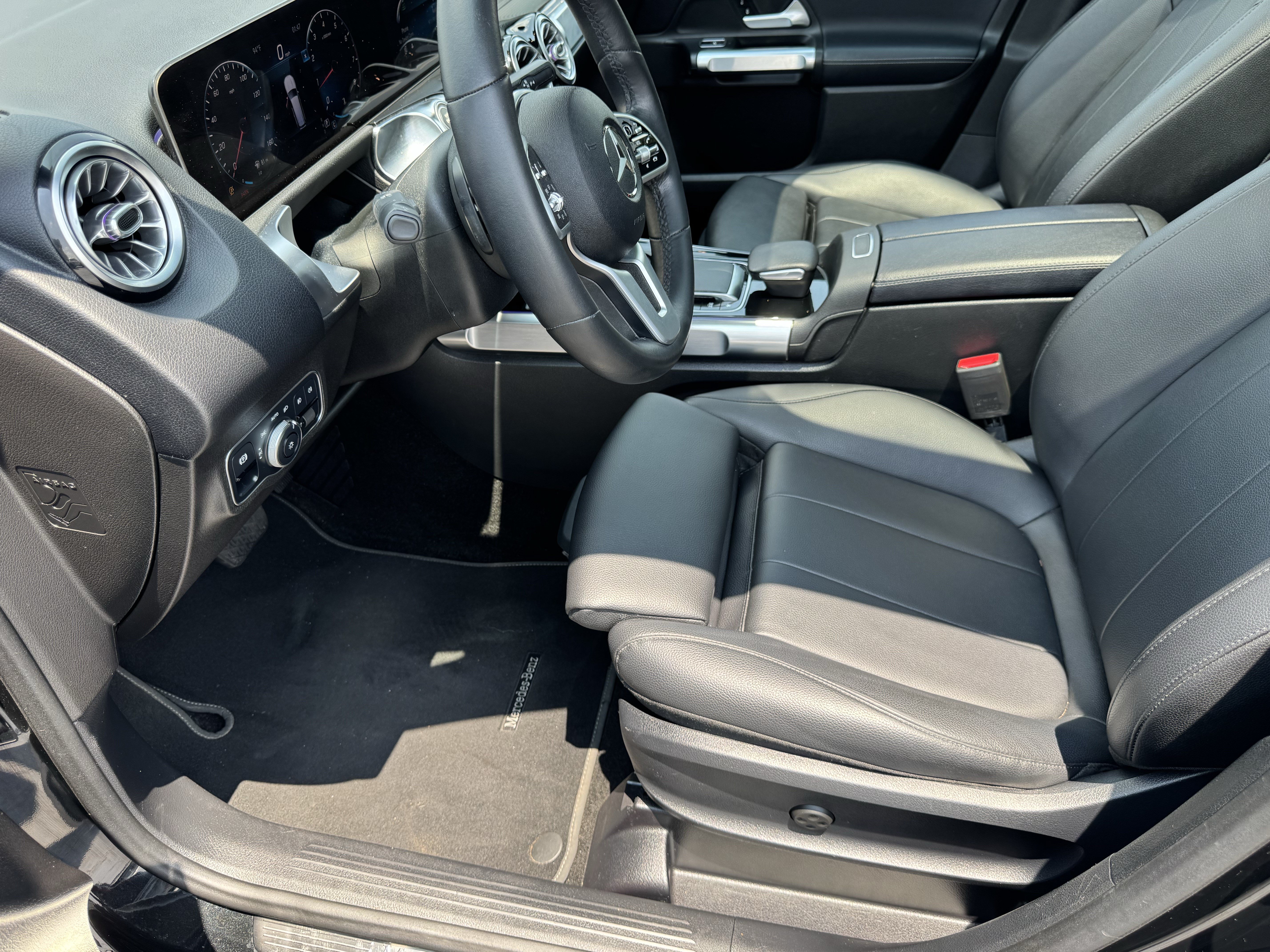 Used 2020 Mercedes-Benz GLB 250 4MATIC image 9