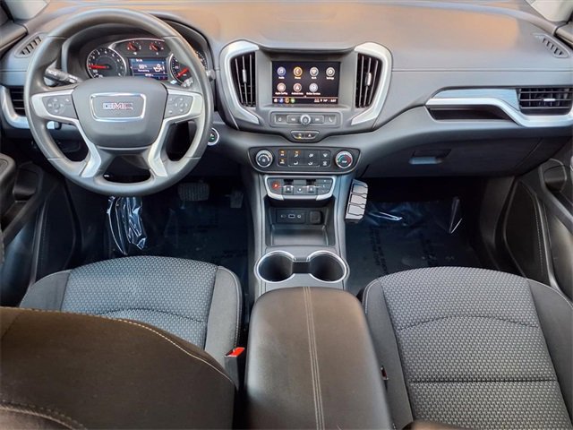 Used 2023 GMC Terrain SLE image 12