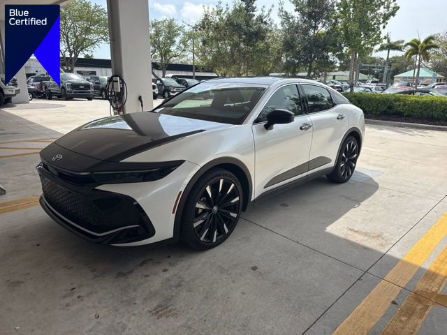 Used 2024 Toyota Crown Platinum image 1