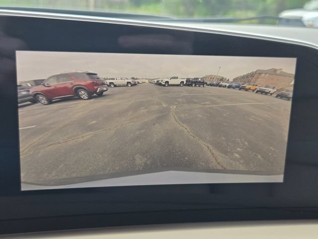 Used 2024 Cadillac XT4 Luxury w/ Cold Weather Package FWD image 23