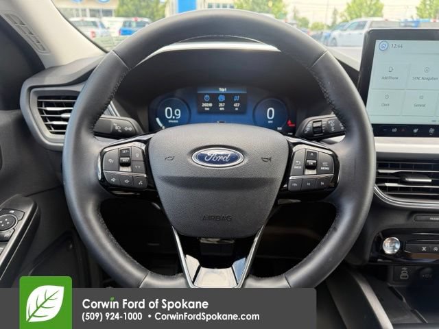 Certified 2025 Ford Escape Platinum AWD/4WD image 25