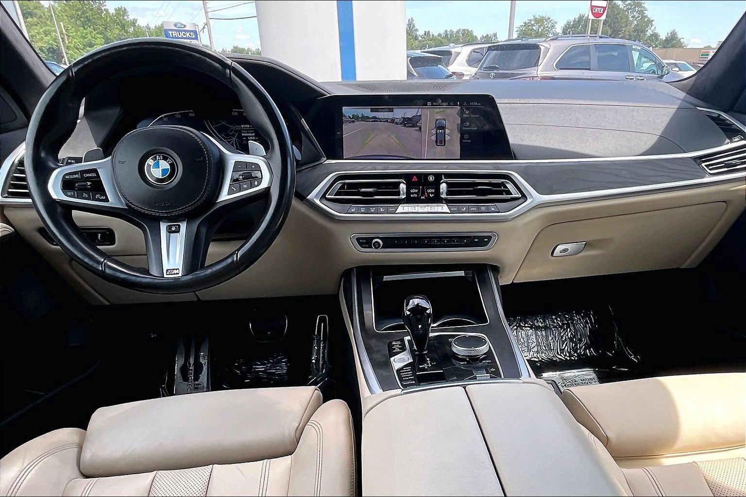 Used 2022 BMW X7 xDrive40i w/ M Sport Package AWD/4WD image 14