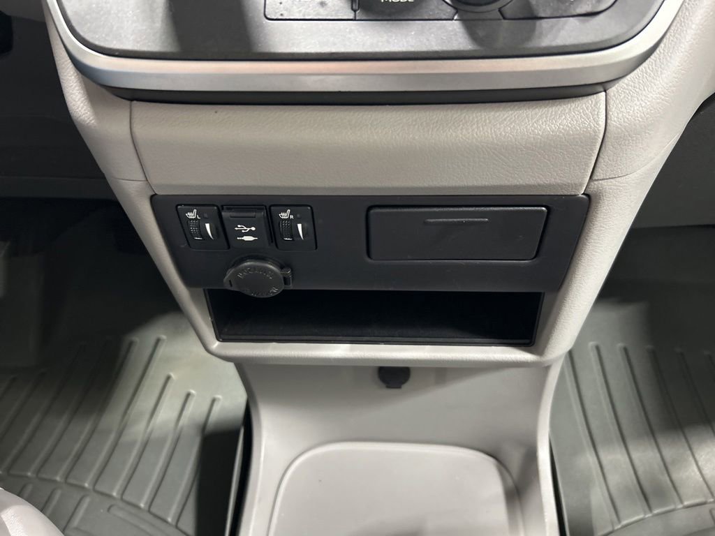 Used 2020 Toyota Sienna XLE FWD image 23