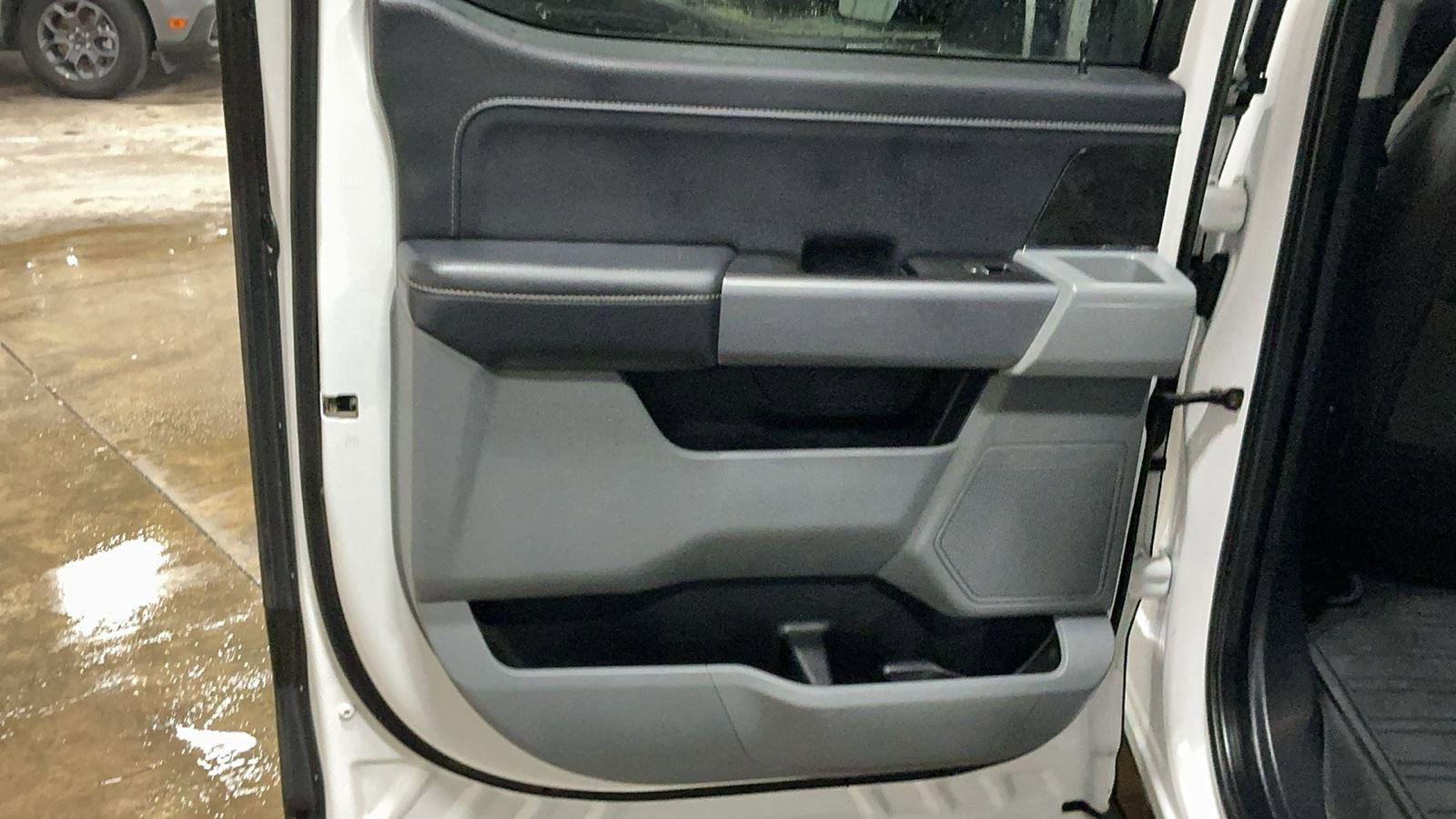 Certified 2022 Ford F150 XLT w/ Equipment Group 302A High image 20