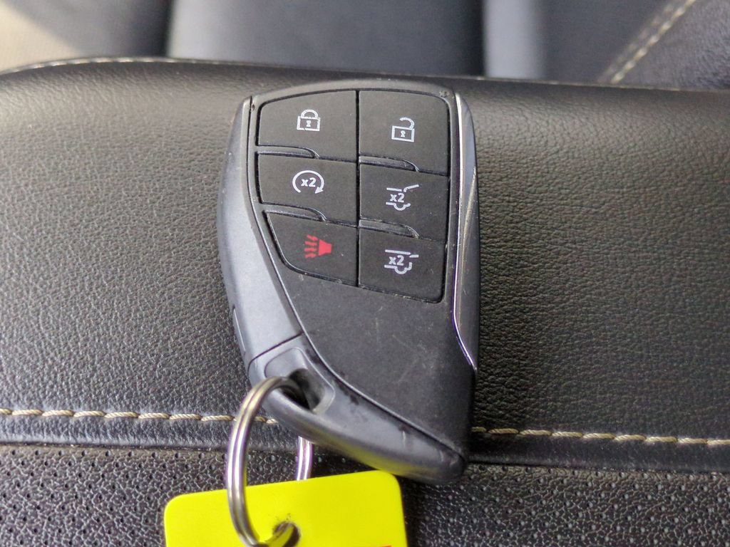 Used 2024 Chevrolet Suburban Premier RWD image 34