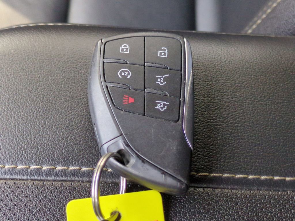 Used 2024 Chevrolet Suburban Premier image 34