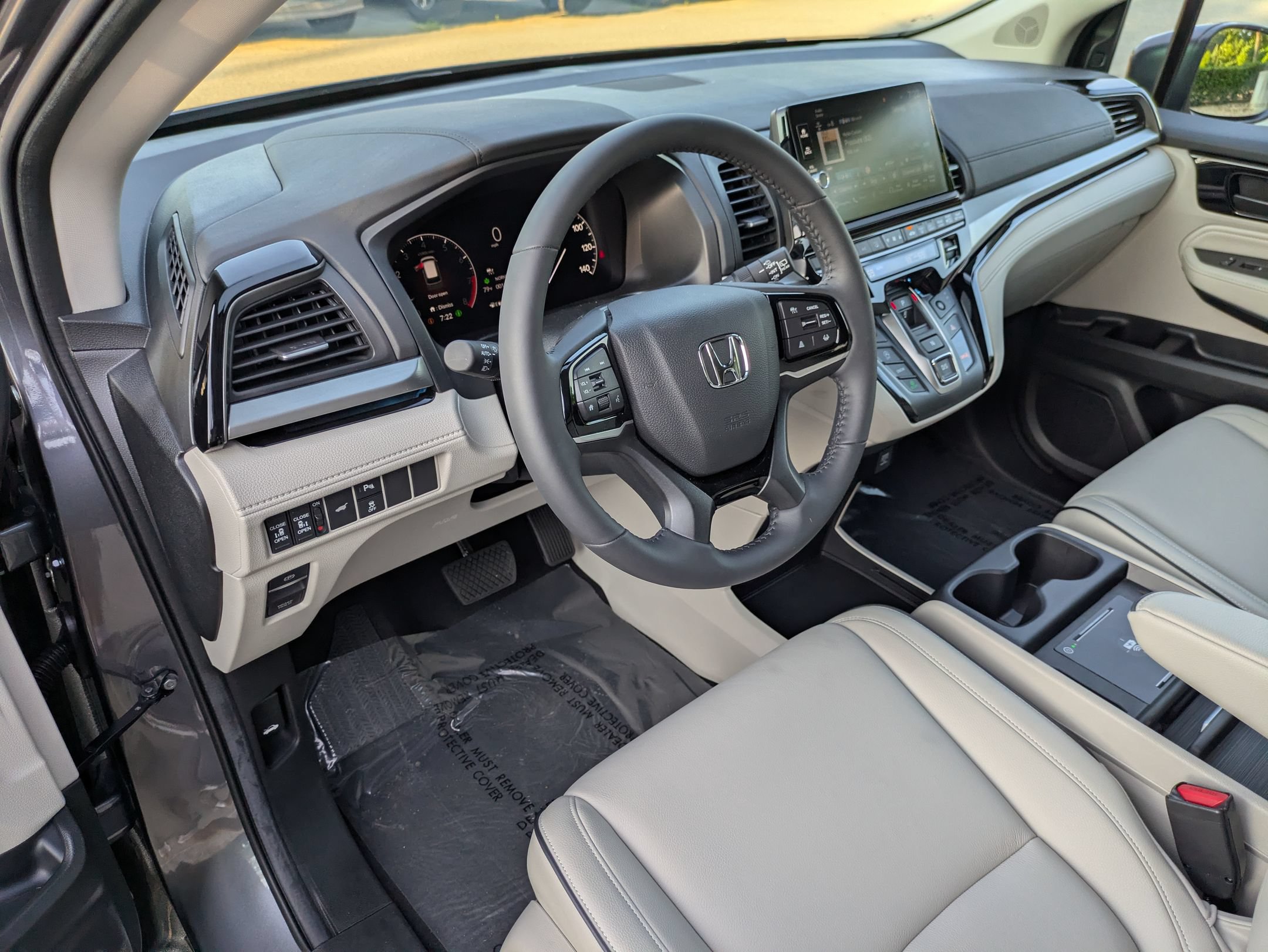 Used 2025 Honda Odyssey Touring image 13
