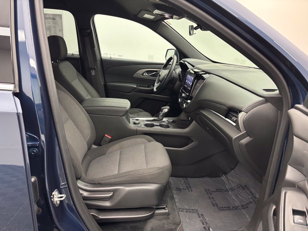Used 2023 Chevrolet Traverse LT AWD/4WD image 34