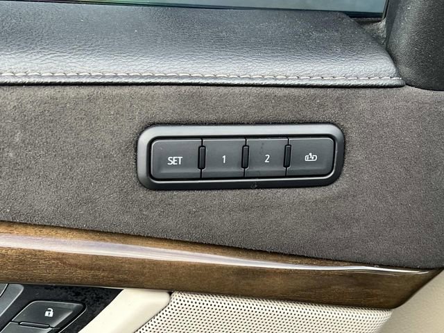 Used 2019 Cadillac Escalade ESV Luxury AWD/4WD image 19