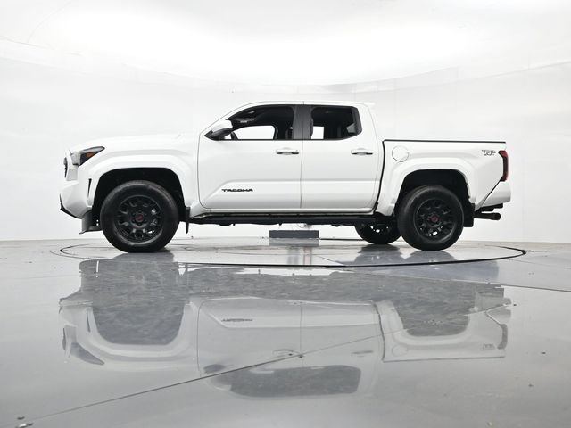 Used 2025 Toyota Tacoma TRD Sport AWD/4WD image 35