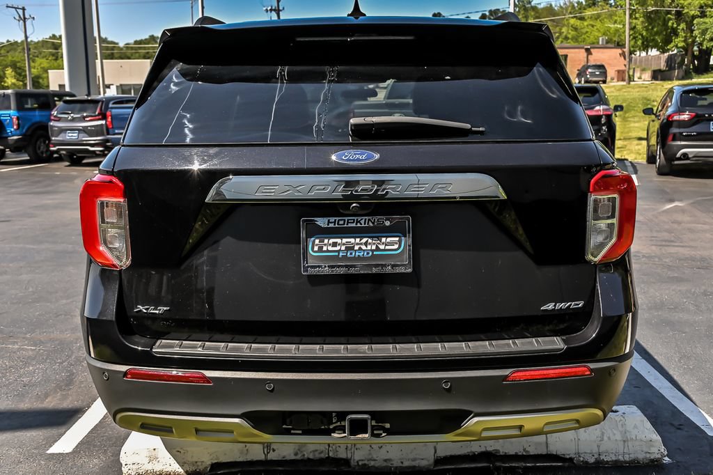 Certified 2023 Ford Explorer XLT w/ Equipment Group 202A AWD/4WD image 8