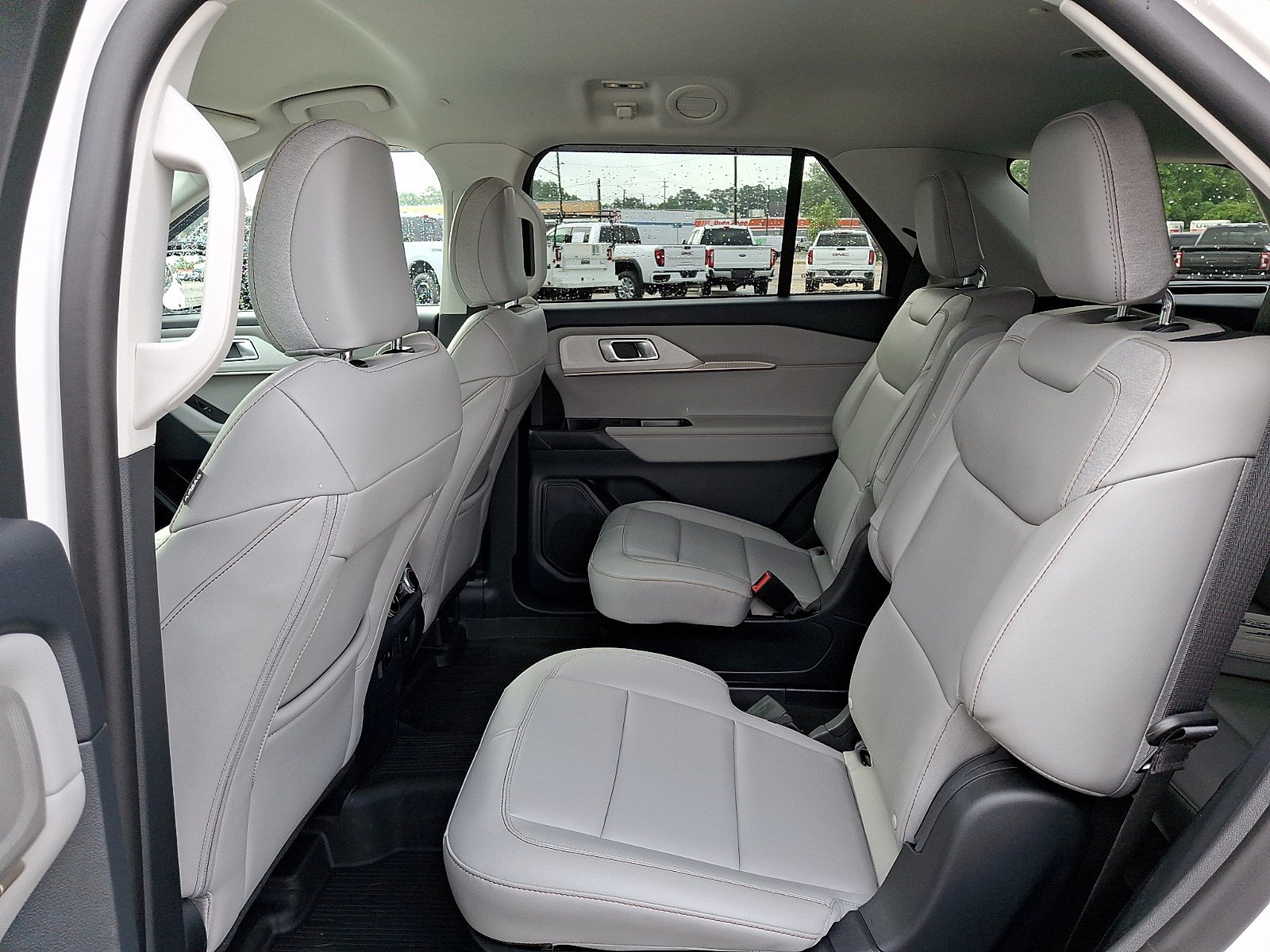 Certified 2026 Ford Explorer Active w/ Active Comfort Package RWD image 9