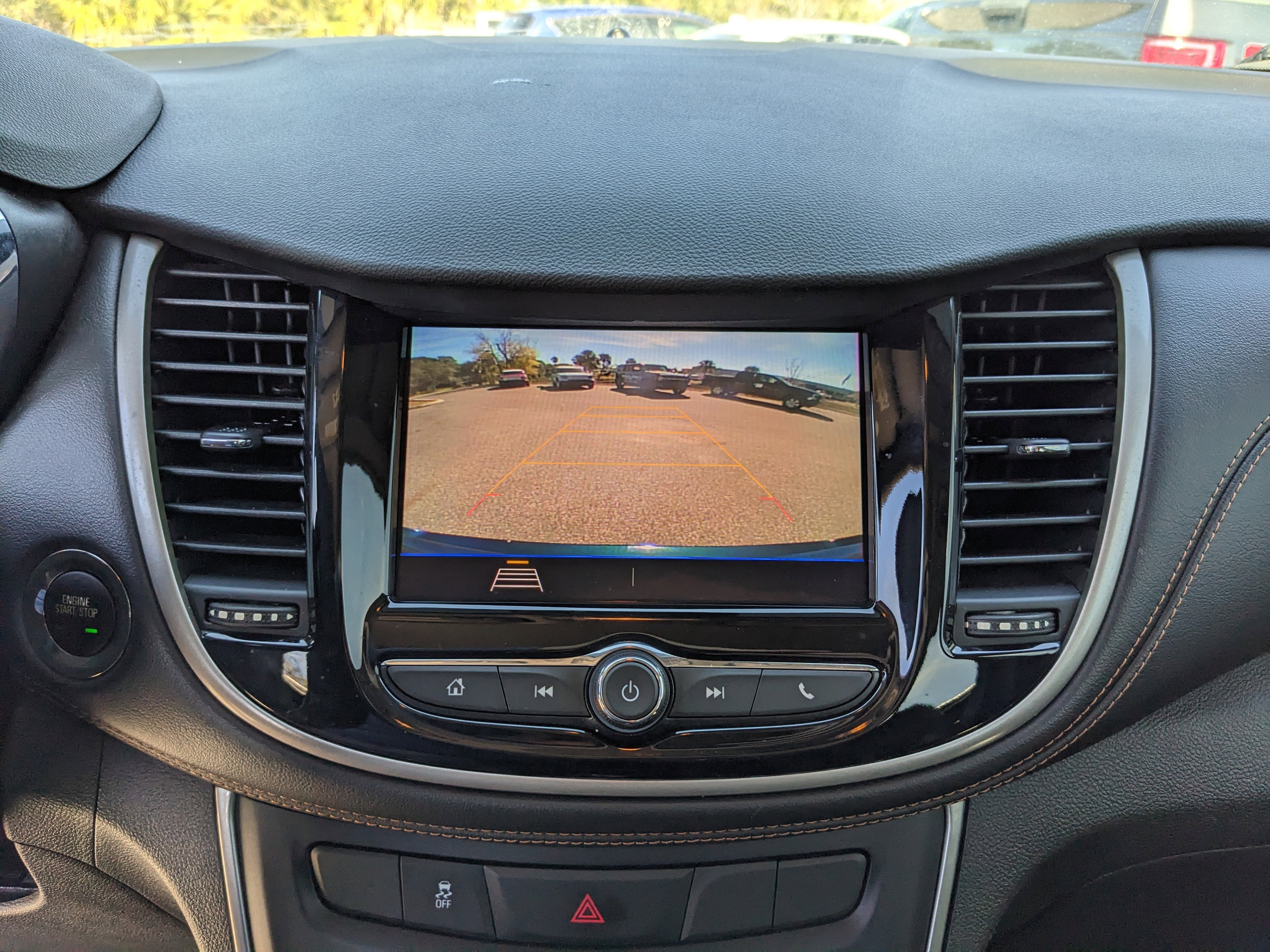 Used 2020 Chevrolet Trax LT w/ Driver Confidence Package image 24