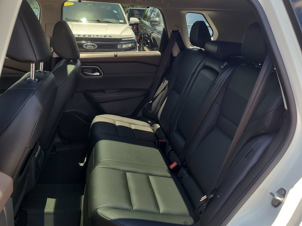 Used 2021 Nissan Rogue SV w/ Premium Package FWD image 11