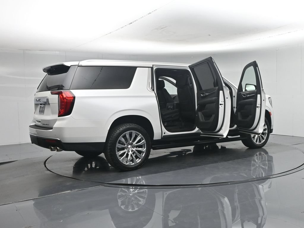 Used 2023 GMC Yukon XL Denali AWD/4WD image 6