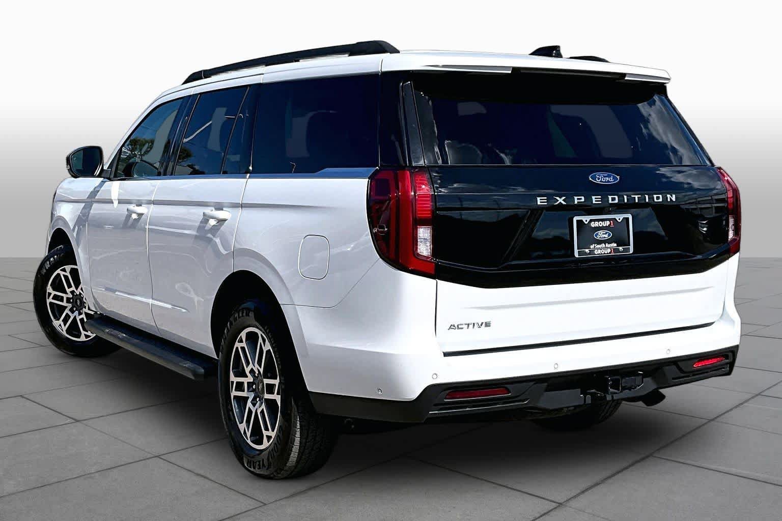 Certified 2025 Ford Expedition Active RWD image 5