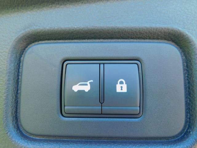 Used 2024 Nissan Pathfinder Platinum AWD/4WD image 13