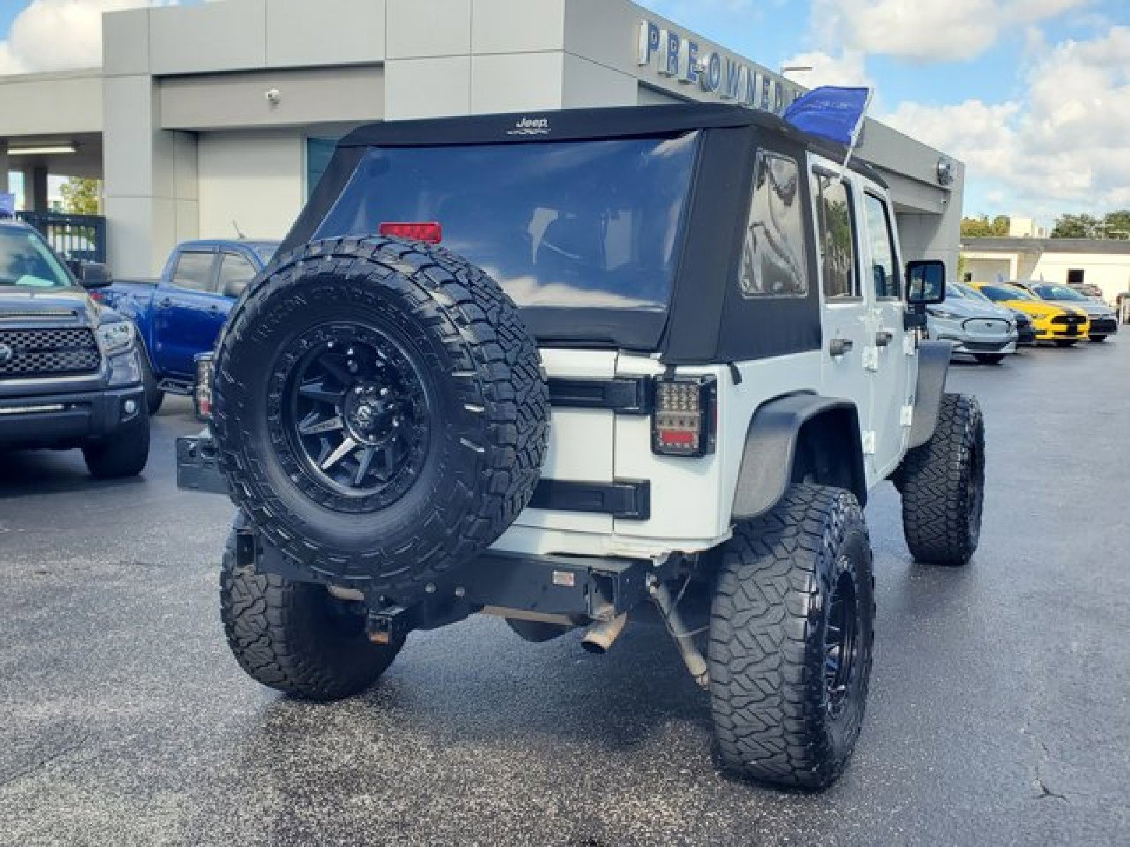 Used 2017 Jeep Wrangler Unlimited Sport w/ Mopar Black Appearance Group image 7