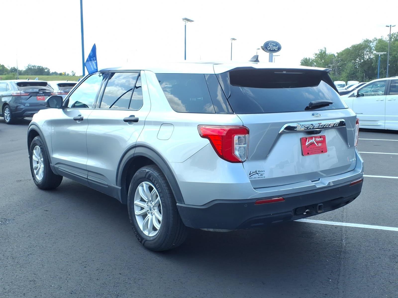 Certified 2021 Ford Explorer 4WD w/ Class III Trailer Tow Package image 3