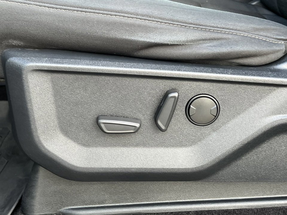 Certified 2022 Ford F150 XLT w/ Equipment Group 302A High image 18