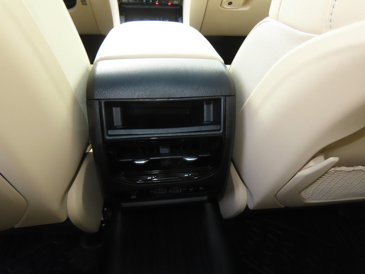 Used 2022 Jeep Grand Cherokee Limited 4xe w/ Luxury Tech Group II image 20