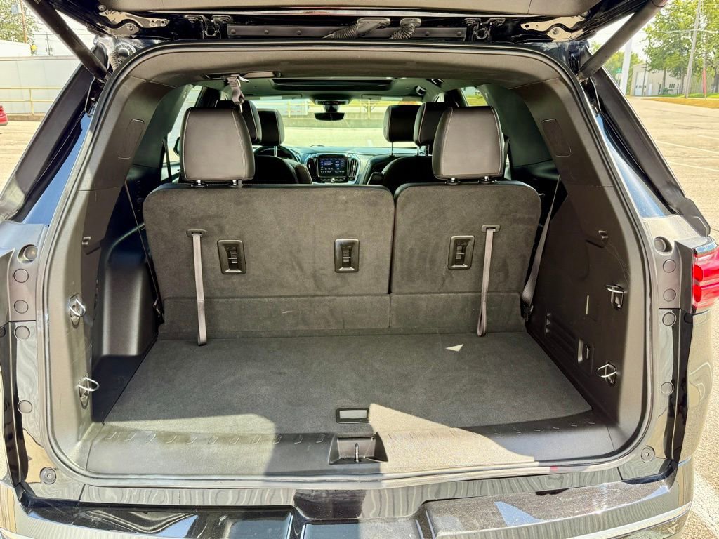 Used 2023 Chevrolet Traverse Premier image 19
