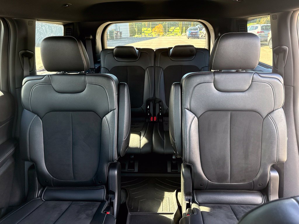 Used 2023 Jeep Grand Cherokee L Laredo AWD/4WD image 12