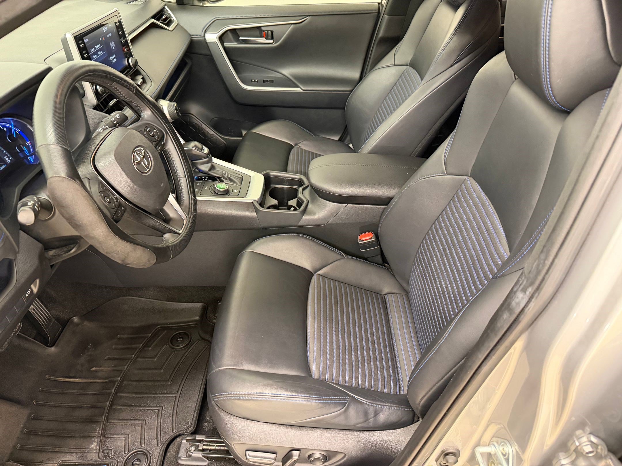 Used 2019 Toyota RAV4 XSE w/ Carpet Mat Package image 5