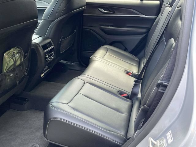 Used 2023 Jeep Grand Cherokee Limited RWD image 6