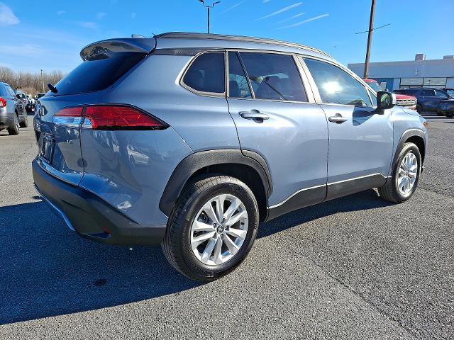 Used 2024 Toyota Corolla Cross LE image 4