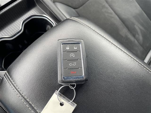 Used 2024 Jeep Grand Cherokee Altitude AWD/4WD image 38