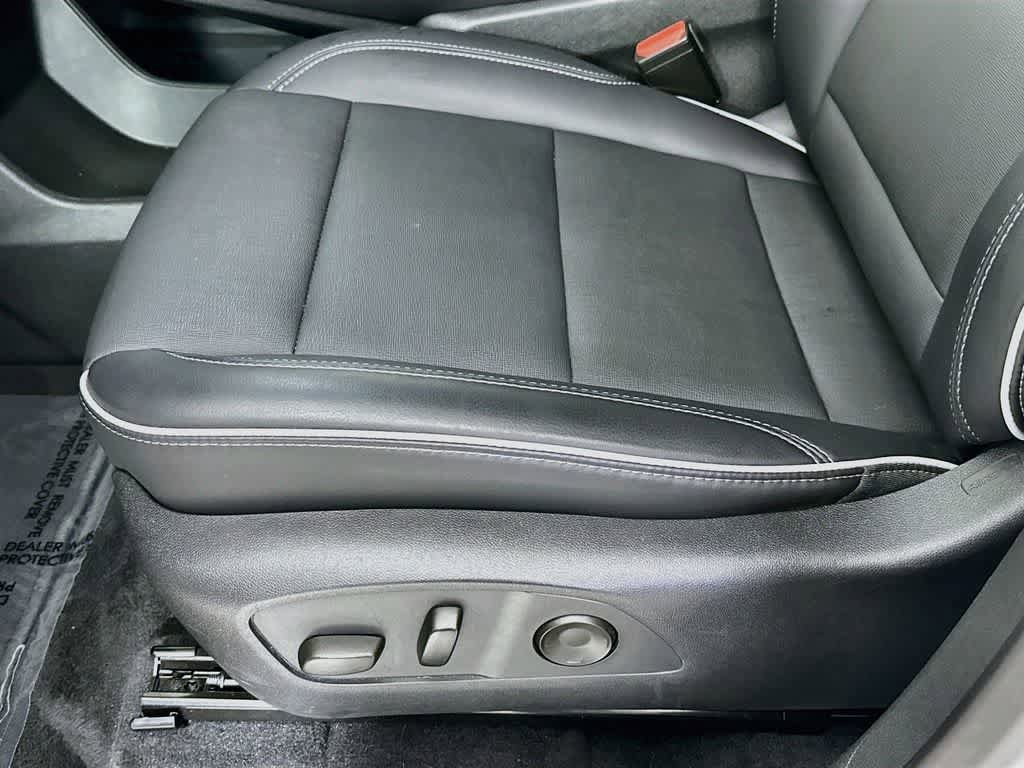 Used 2025 Buick Enclave Preferred FWD image 31
