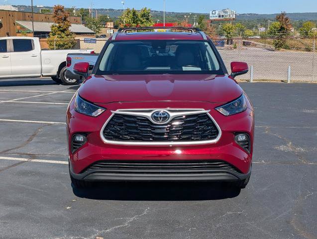 Used 2023 Toyota Highlander XLE FWD image 6