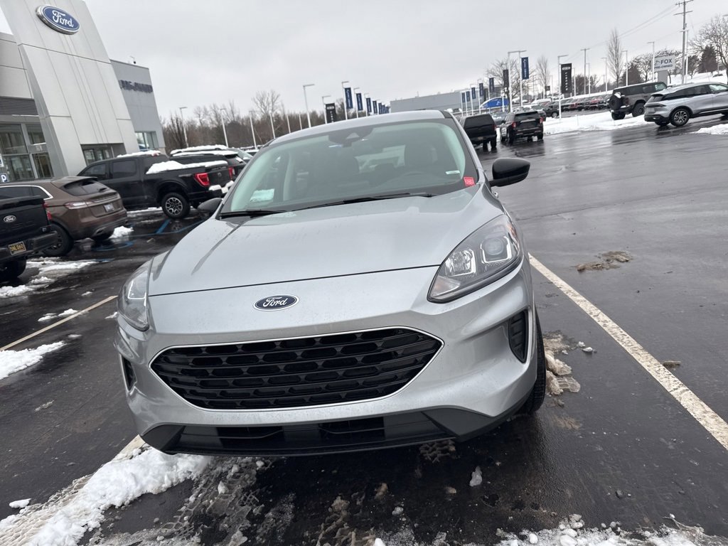 Certified 2021 Ford Escape SE w/ SE Sport Appearance Package image 6
