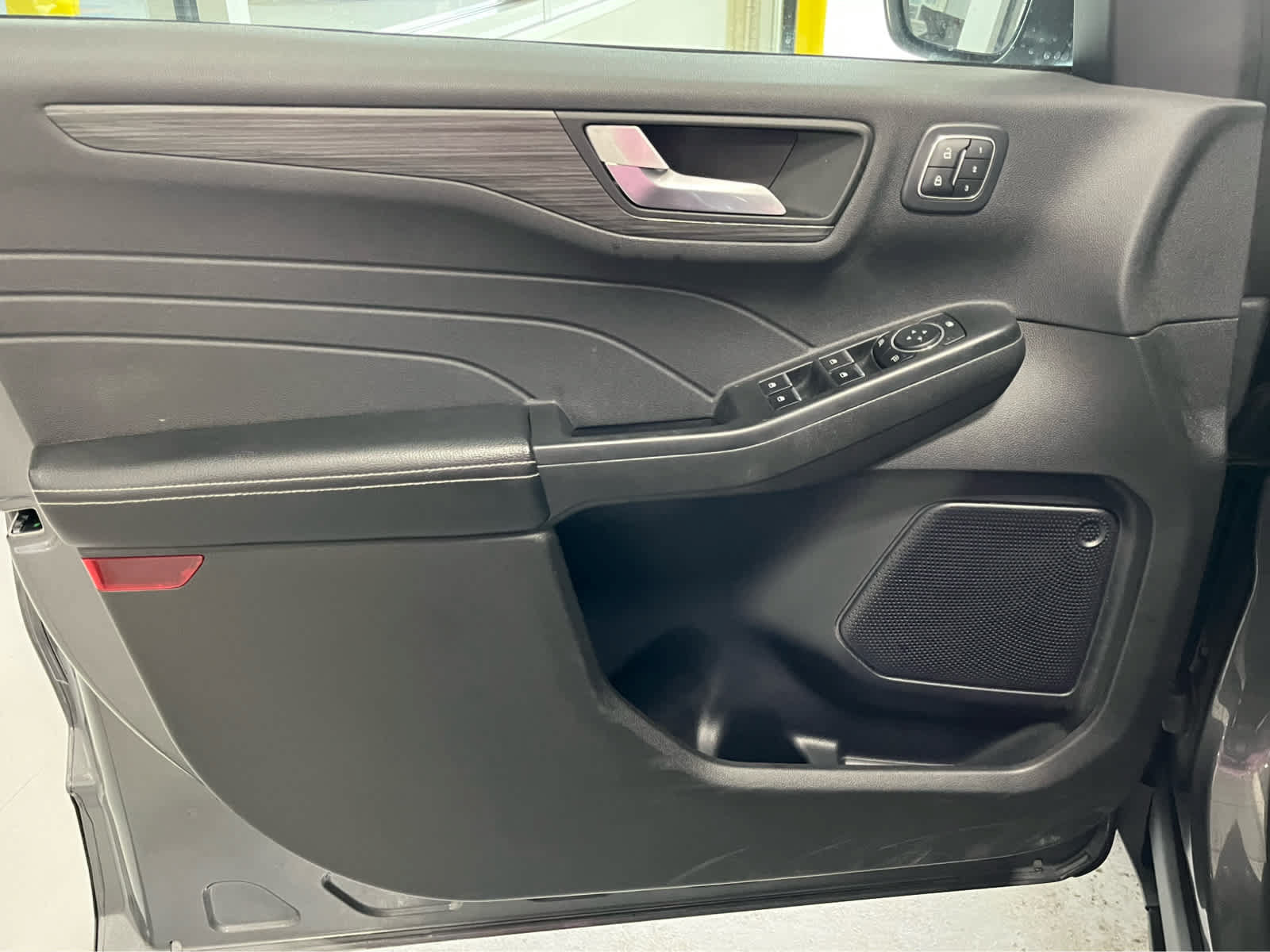 Certified 2023 Ford Escape Platinum AWD/4WD image 18