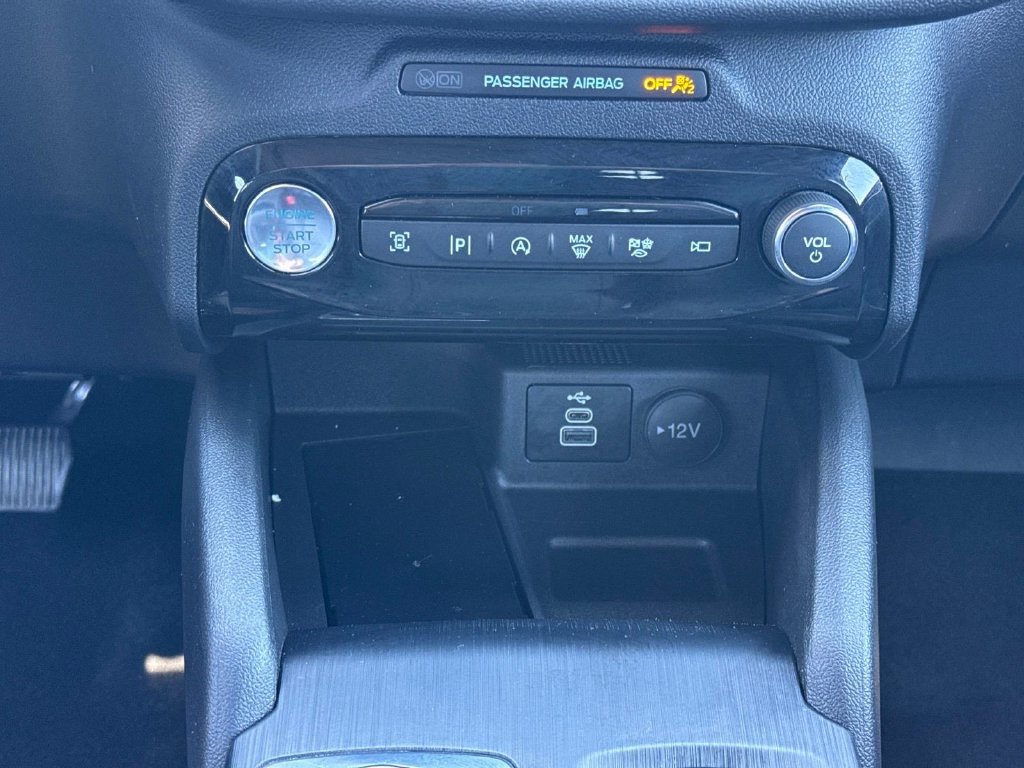 Certified 2025 Ford Escape ST-Line Elite w/ Premium Technology Package AWD/4WD image 16