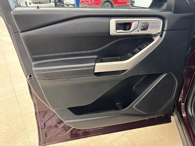 Certified 2022 Ford Explorer Limited w/ Equipment Group 301A image 10