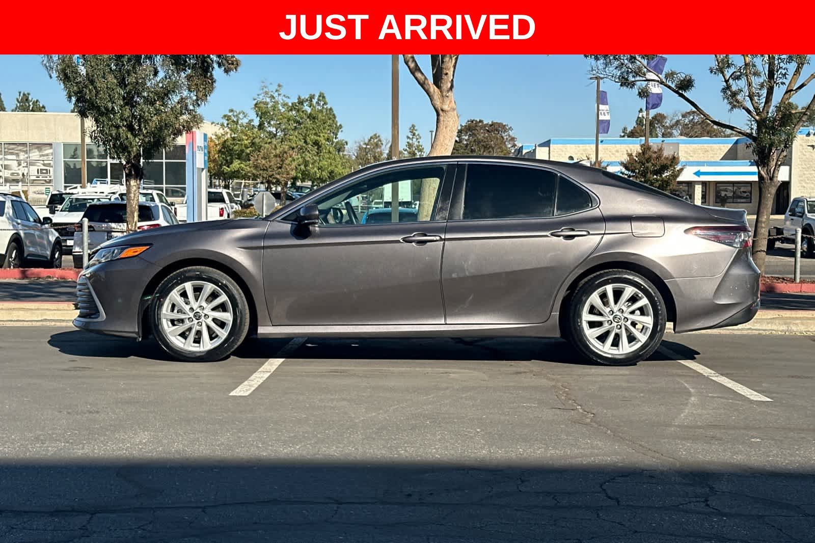 Used 2024 Toyota Camry LE w/ Convenience Package FWD image 6