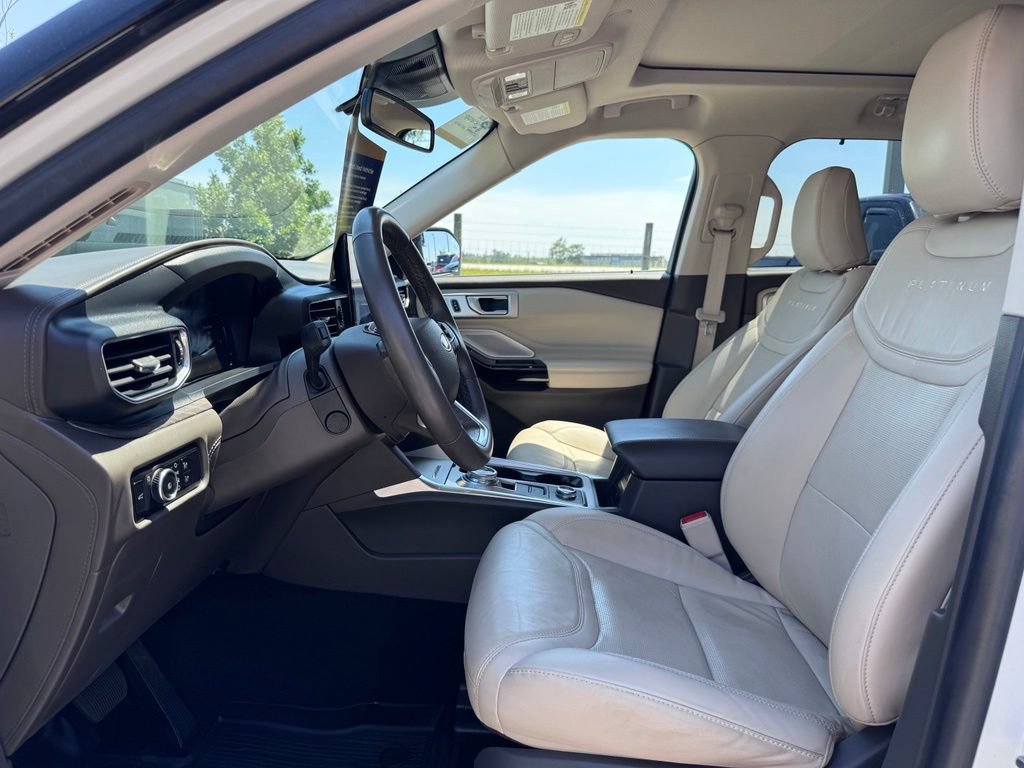 Certified 2023 Ford Explorer Platinum w/ Technology Package AWD/4WD image 11
