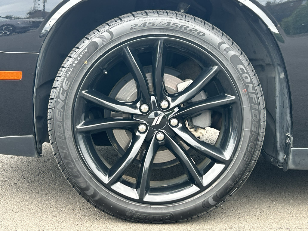 Used 2018 Dodge Challenger SXT w/ Blacktop Package RWD image 11