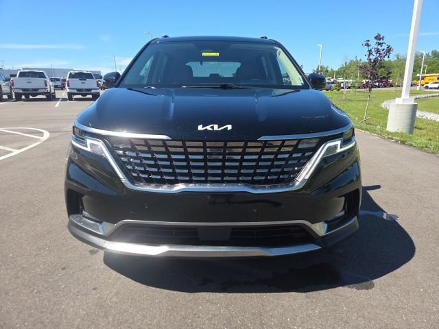 Used 2024 Kia Carnival SX FWD image 3