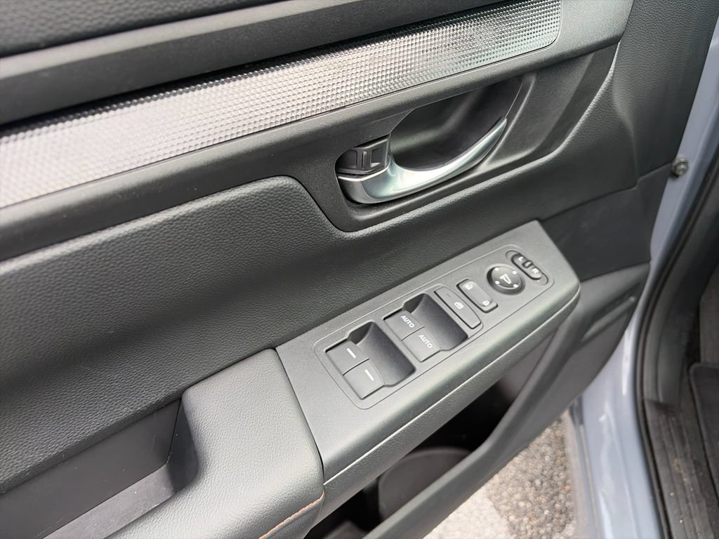 Used 2025 Honda CR-V Sport image 18