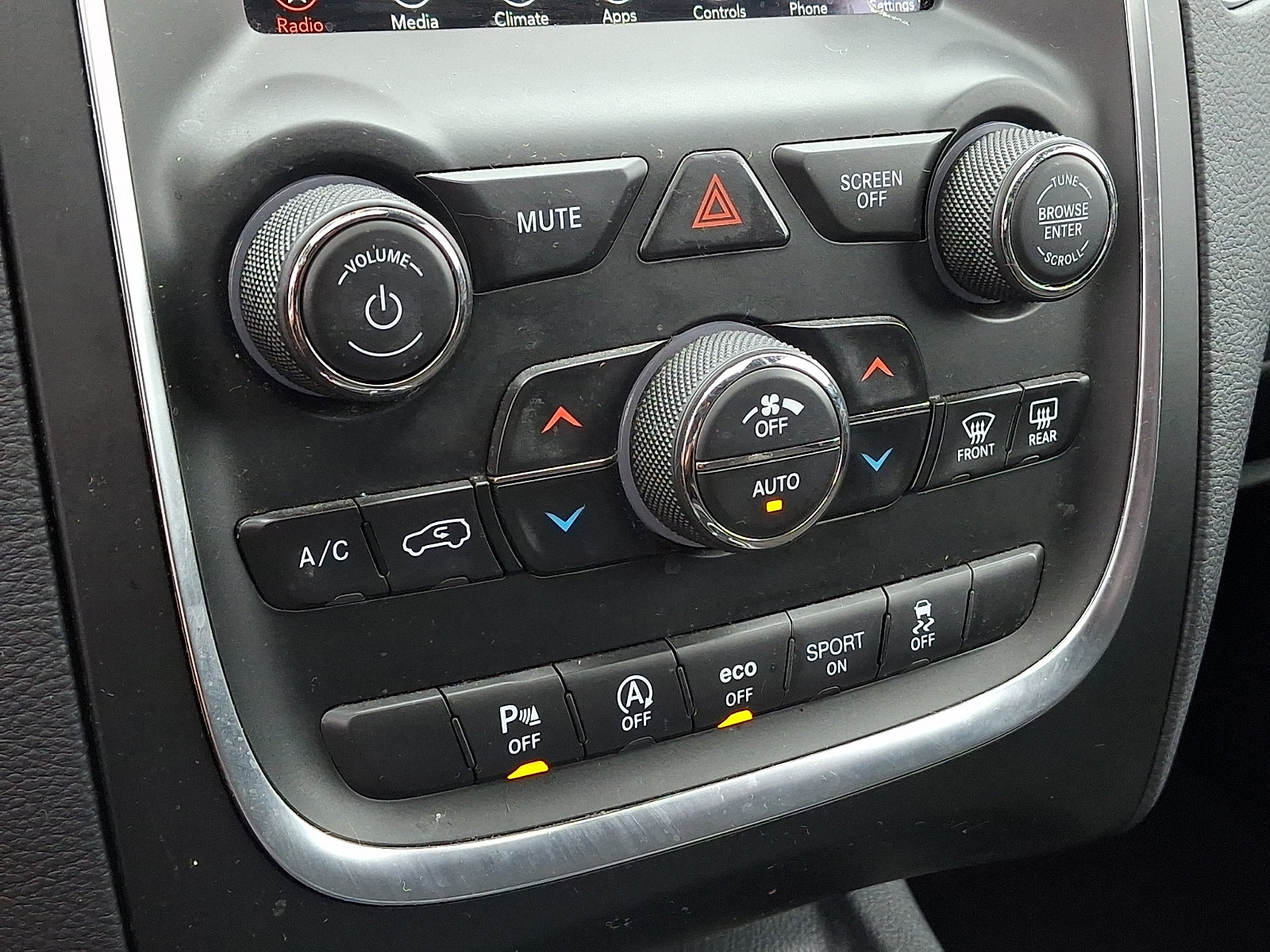 Used 2019 Dodge Durango SXT AWD/4WD image 19