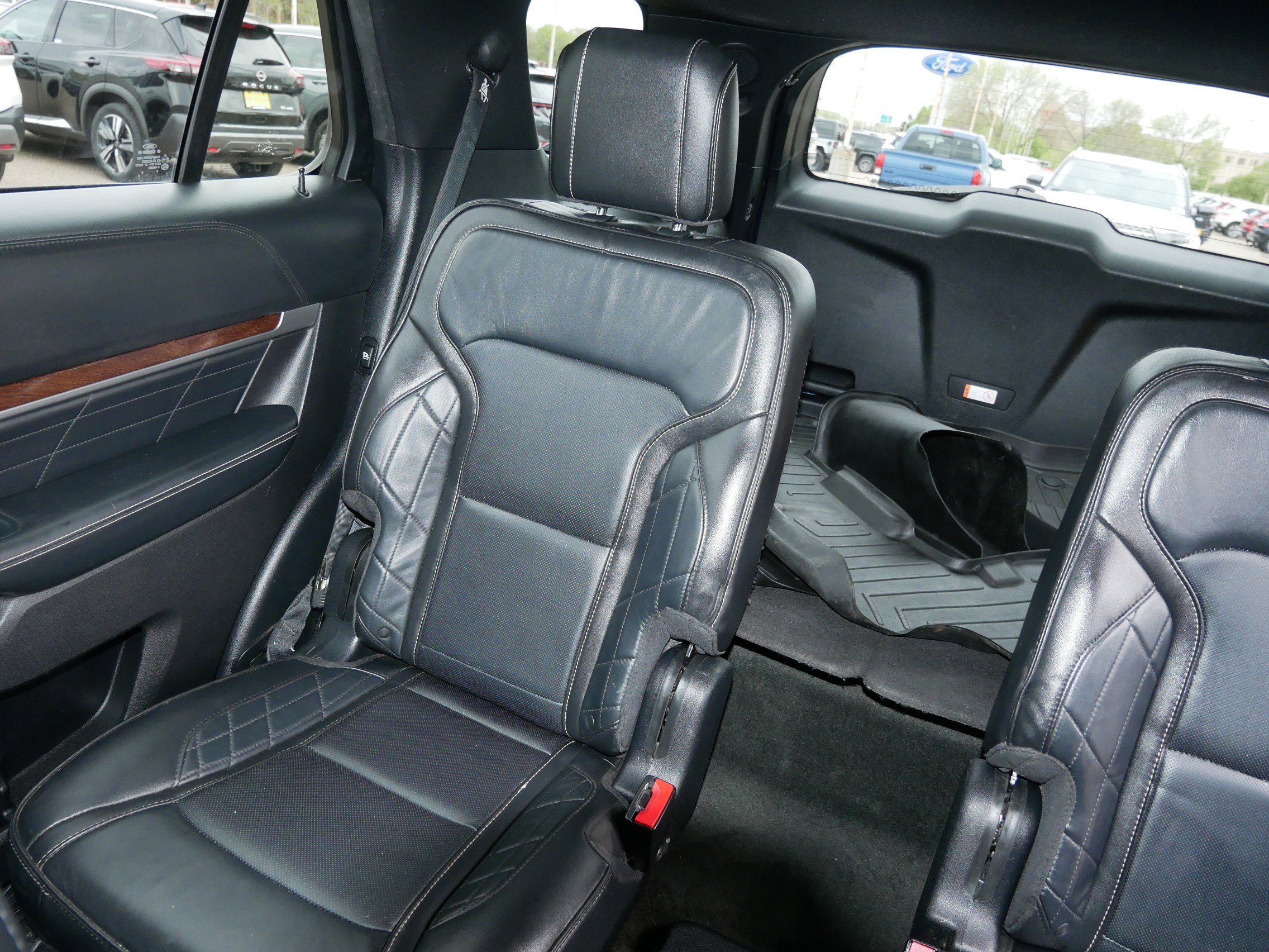 Certified 2017 Ford Explorer Platinum AWD/4WD image 12