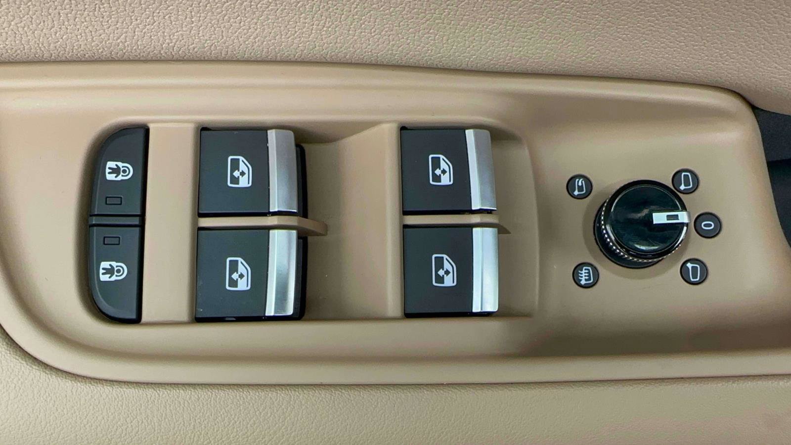 Used 2023 Audi Q8 Prestige w/ Prestige Package image 15