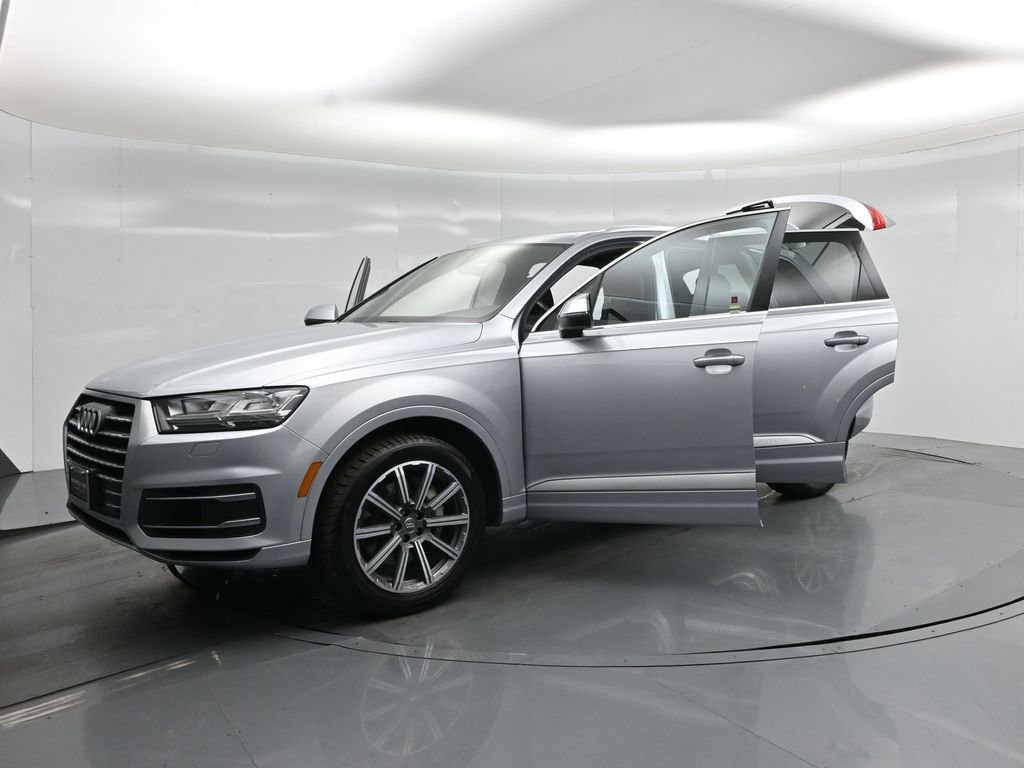 Used 2017 Audi Q7 3.0T Premium Plus w/ Premium Plus Package AWD/4WD image 31