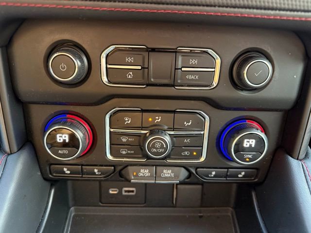 Used 2022 Chevrolet Suburban RST w/ Luxury Package image 30