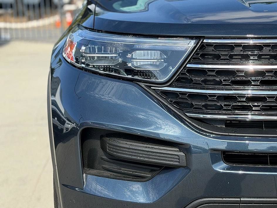Certified 2023 Ford Explorer XLT RWD image 13