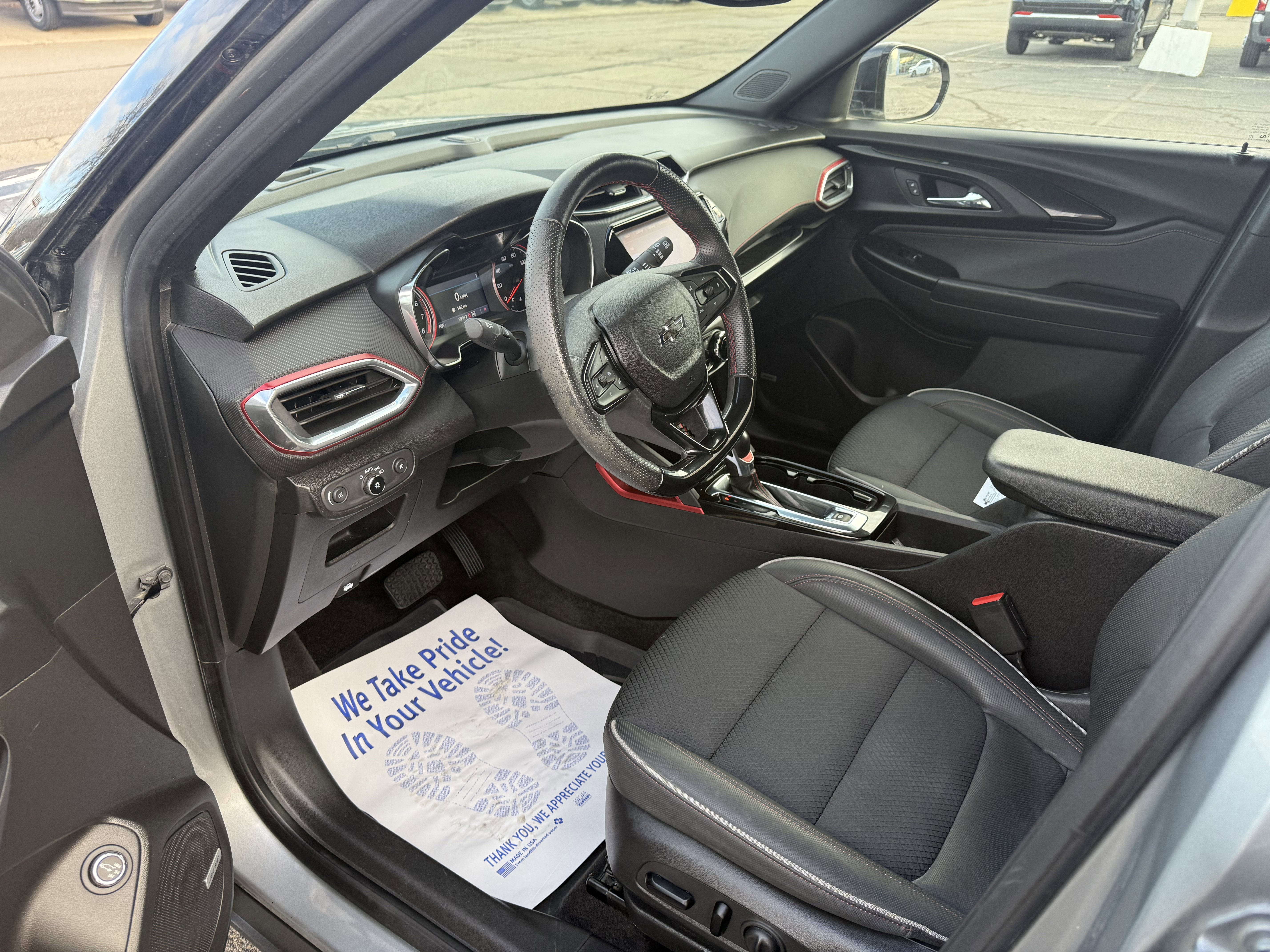 Used 2023 Chevrolet TrailBlazer RS w/ Sun and Liftgate Package image 7