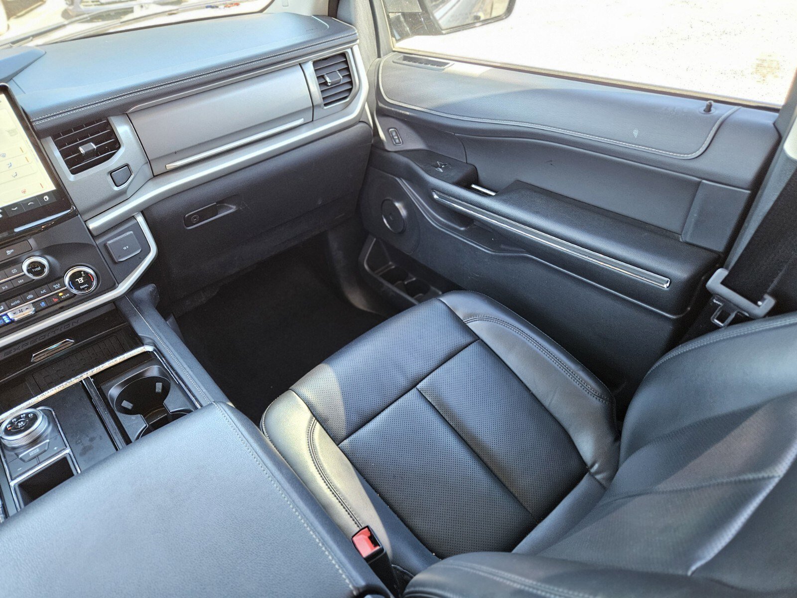 Certified 2023 Ford Expedition XLT image 16
